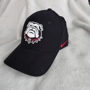 NWOT Georgia Bulldogs Hat Fitted M-L Nike Black University Classic99 Dri-Fit NEW